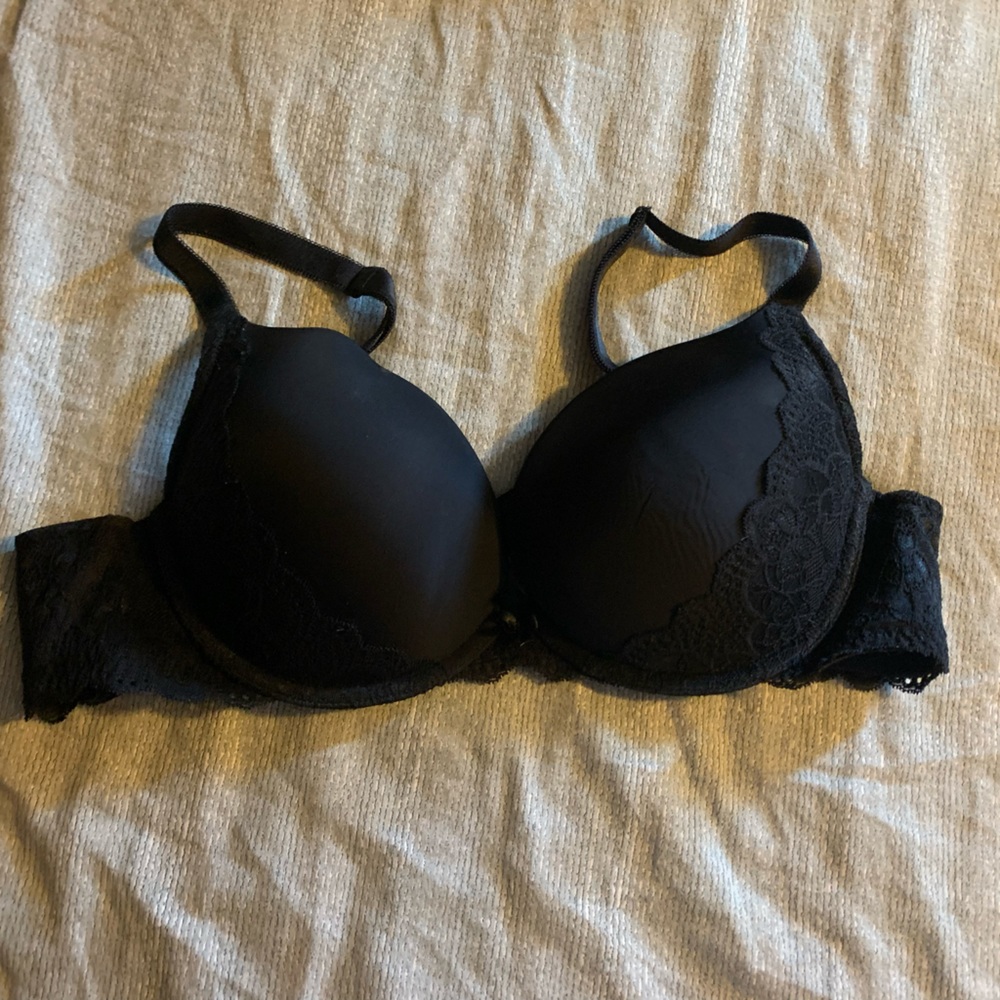 NWOT: Black lace push up bra